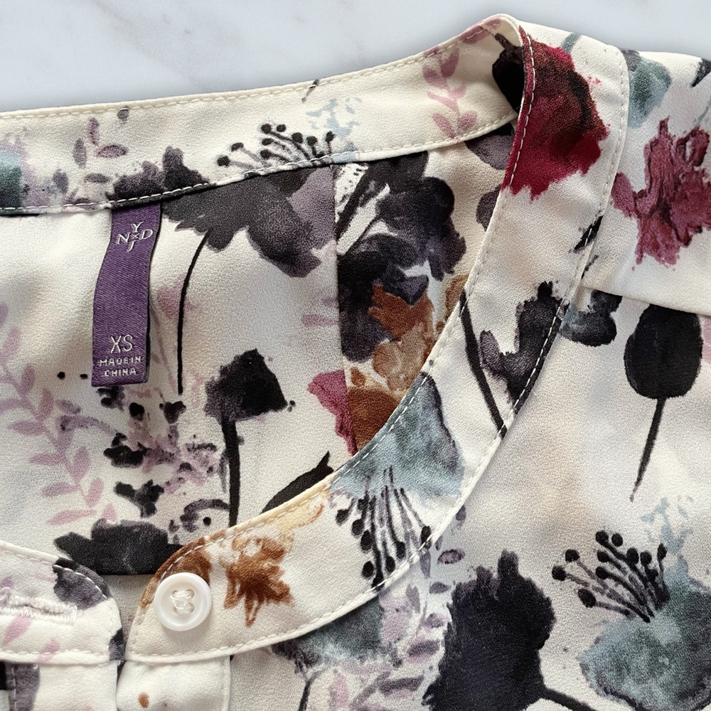 NYDJ Floral Tunic Blouse - Picture 4 of 6